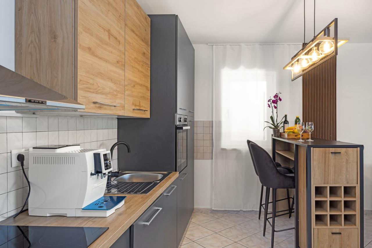 Romeo&Julia- Newly Refurbished Apartment Near Medulin โปแมร์ ภายนอก รูปภาพ
